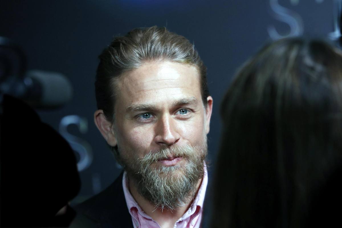 Charlie Hunnam se niega a interpretar a Green Arrow en DC.