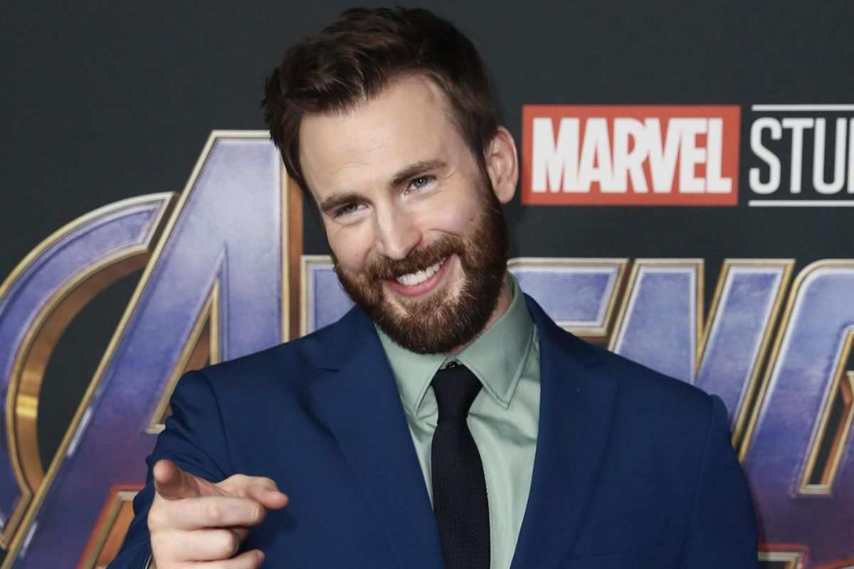 Chris Evans como Capitán América